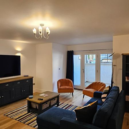 Spacious Modern 2-Bed Parking & Wi-Fi & 65"Oled Bristol Extérieur photo