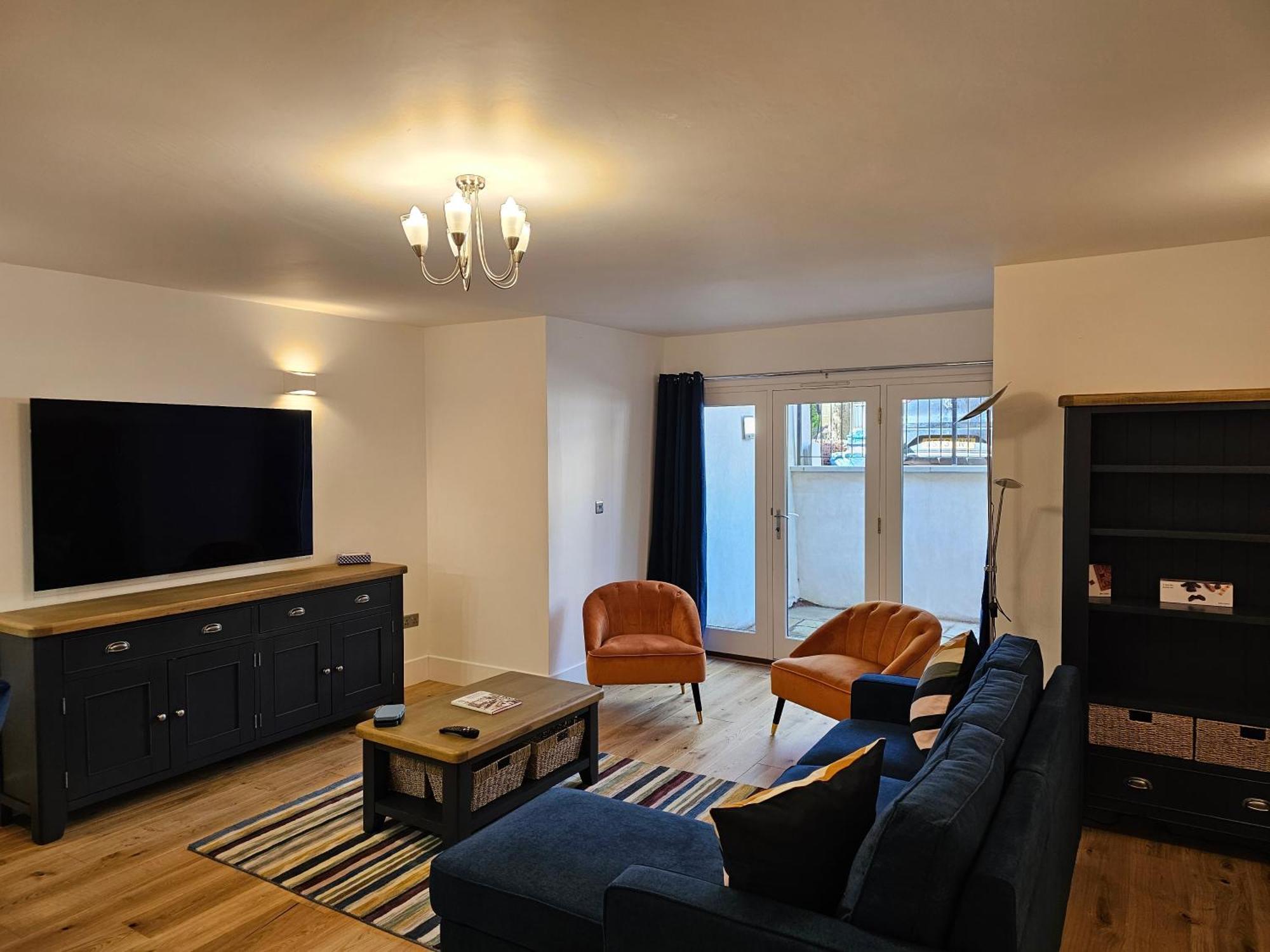 Spacious Modern 2-Bed Parking & Wi-Fi & 65"Oled Bristol Extérieur photo
