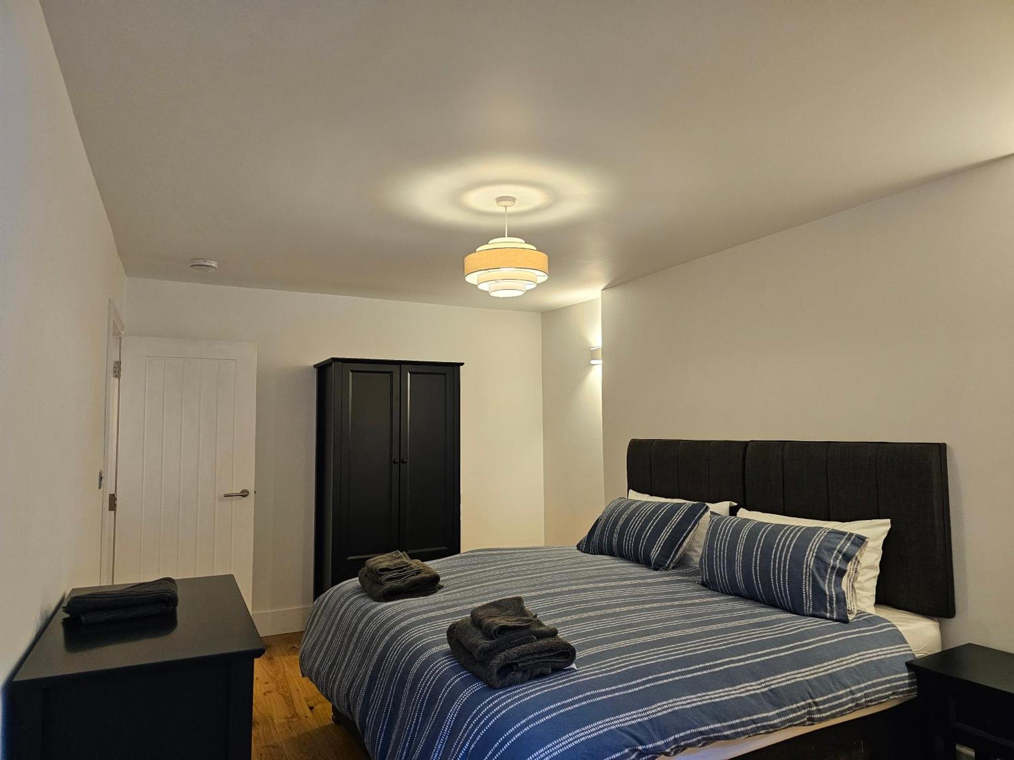 Spacious Modern 2-Bed Parking & Wi-Fi & 65"Oled Bristol Extérieur photo