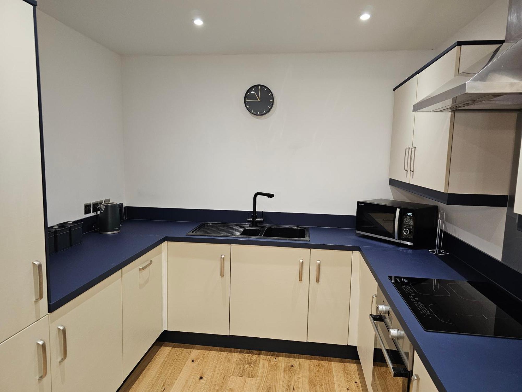 Spacious Modern 2-Bed Parking & Wi-Fi & 65"Oled Bristol Extérieur photo