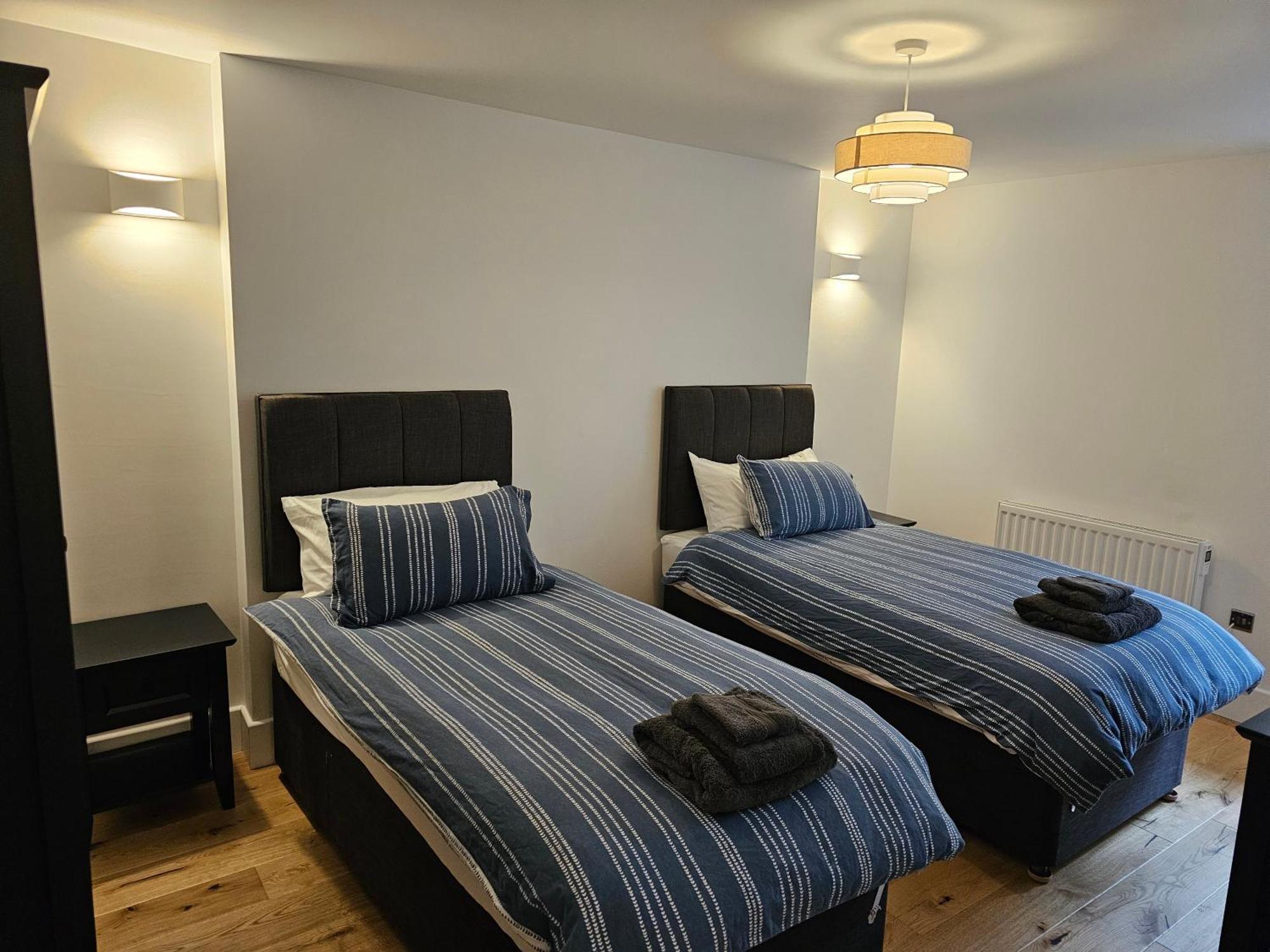 Spacious Modern 2-Bed Parking & Wi-Fi & 65"Oled Bristol Extérieur photo