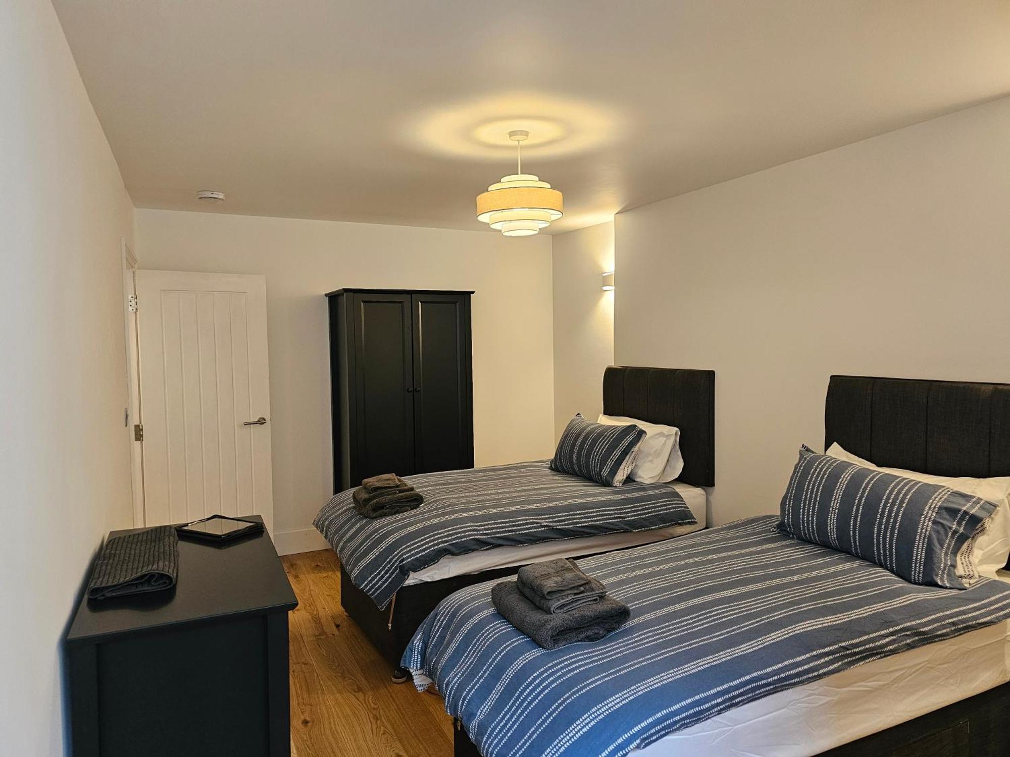 Spacious Modern 2-Bed Parking & Wi-Fi & 65"Oled Bristol Extérieur photo