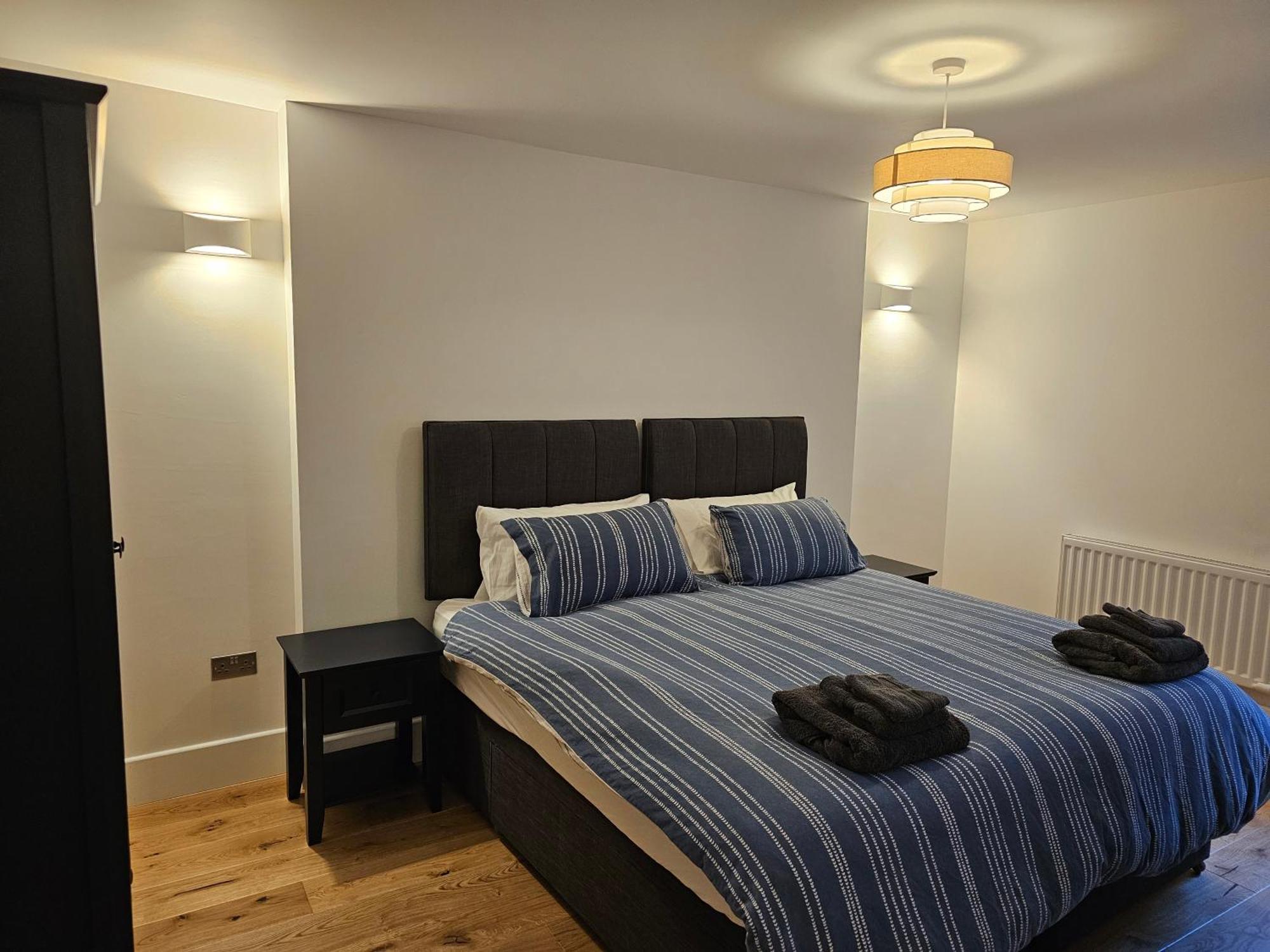 Spacious Modern 2-Bed Parking & Wi-Fi & 65"Oled Bristol Extérieur photo