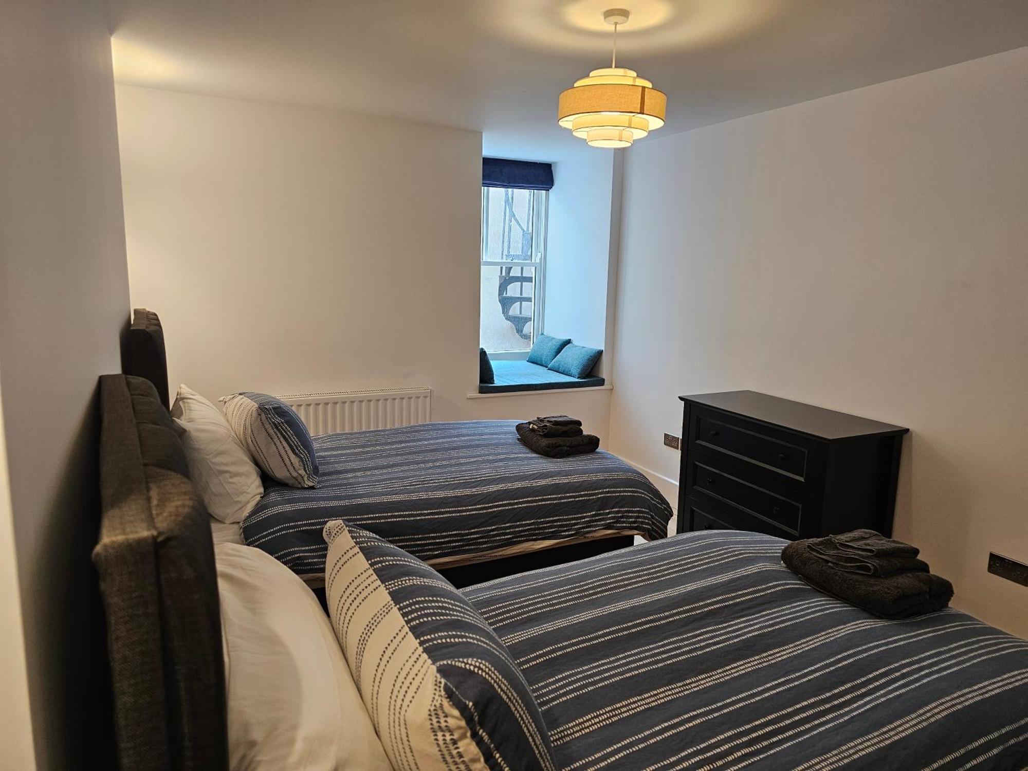 Spacious Modern 2-Bed Parking & Wi-Fi & 65"Oled Bristol Extérieur photo