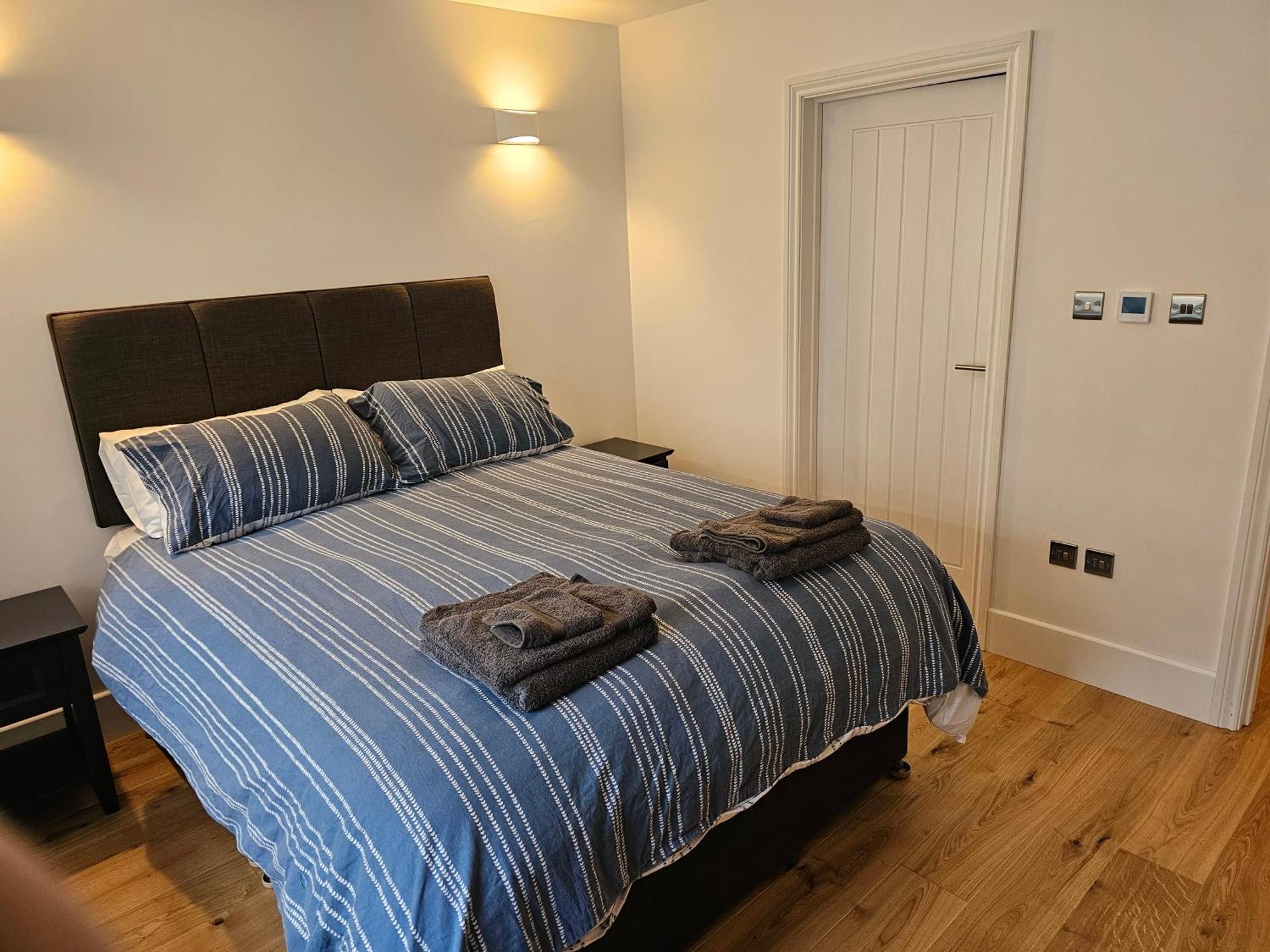 Spacious Modern 2-Bed Parking & Wi-Fi & 65"Oled Bristol Extérieur photo